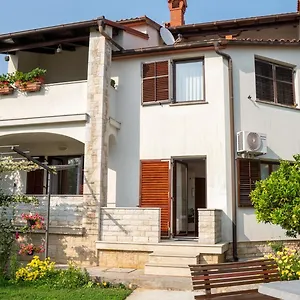 Apartment Nena, Pula