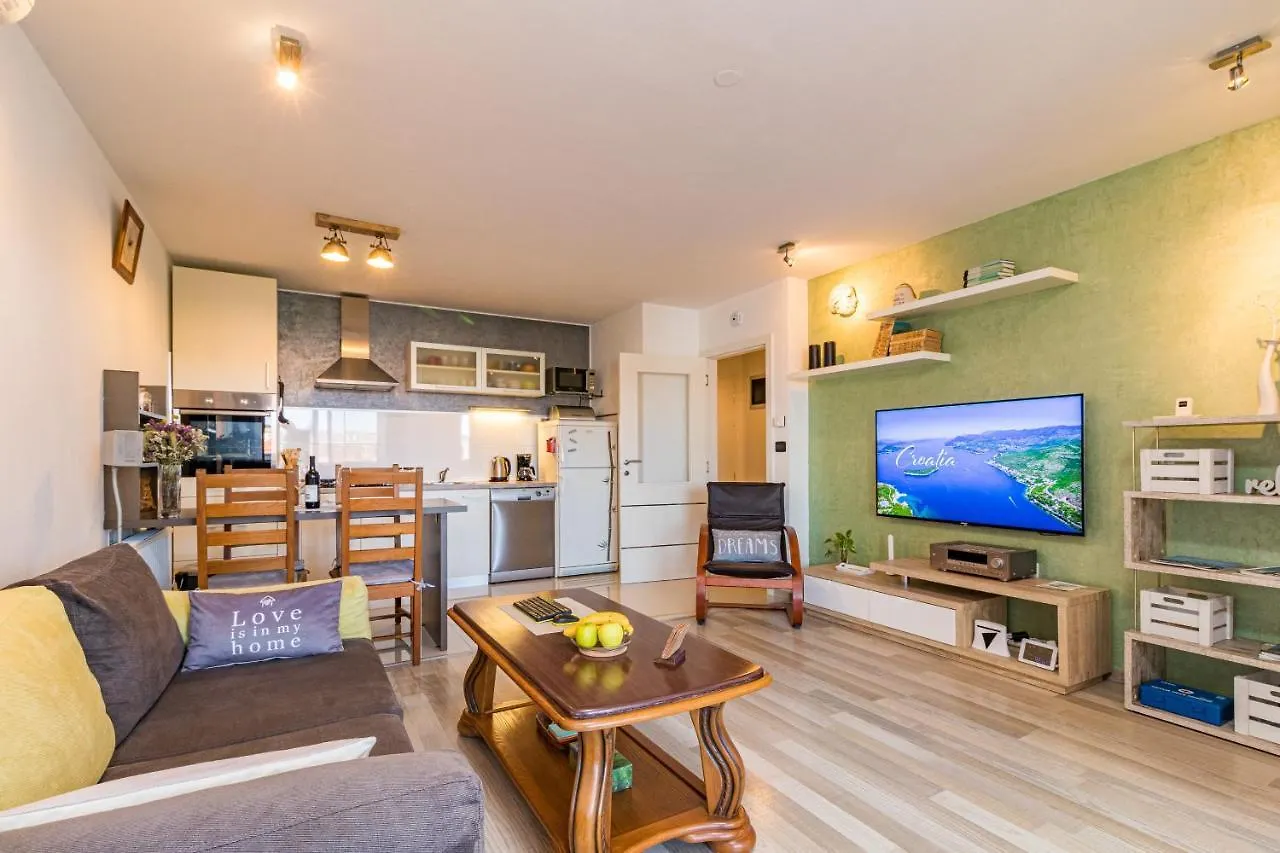 Lovely Apartment Near Centar Pula Croatia